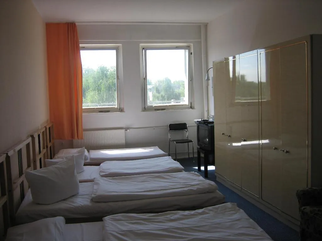 Touristenhaus Berlin Grunau旅舍 0*,  德国