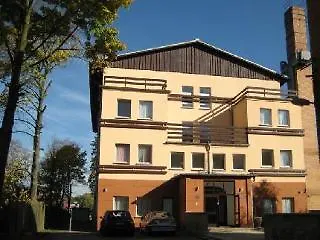 Touristenhaus Berlin Grunau旅舍 0*,